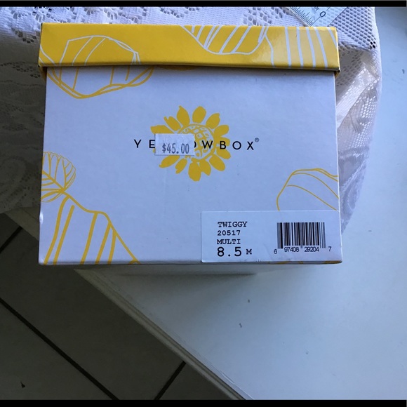 Women’s Yellow Box Multi-color Flip Flop / Sandals Size 8.5 - Picture 6 of 8